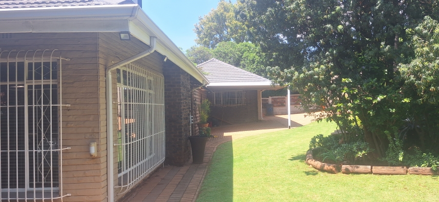 3 Bedroom Property for Sale in Noordheuwel Gauteng