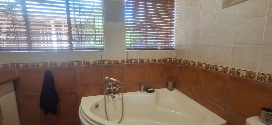 3 Bedroom Property for Sale in Noordheuwel Gauteng