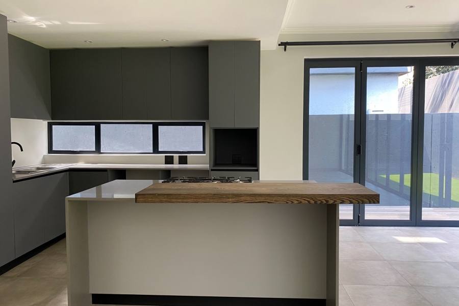 To Let 4 Bedroom Property for Rent in Bryanston Gauteng