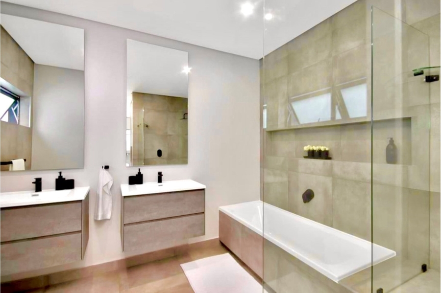 To Let 4 Bedroom Property for Rent in Bryanston Gauteng