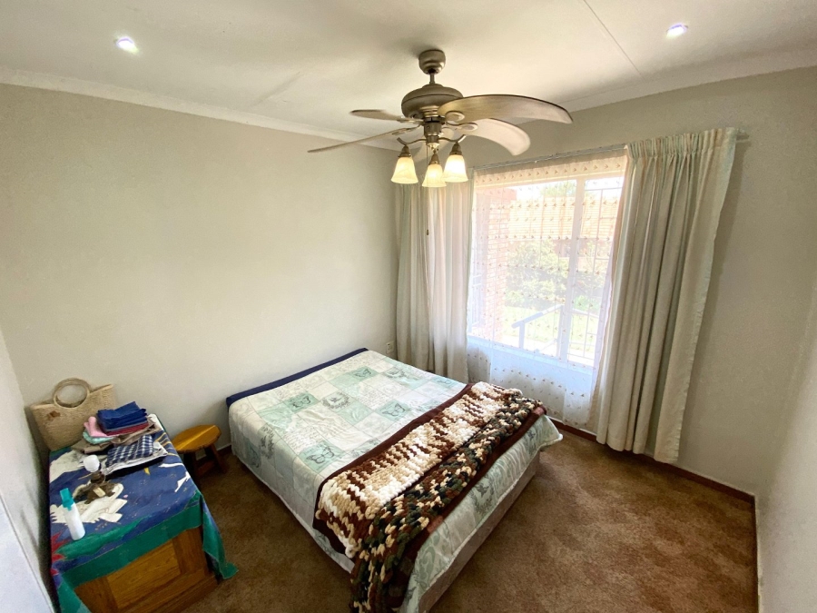 5 Bedroom Property for Sale in The Reeds Gauteng