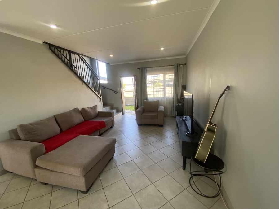 4 Bedroom Property for Sale in Lotus Gardens Gauteng