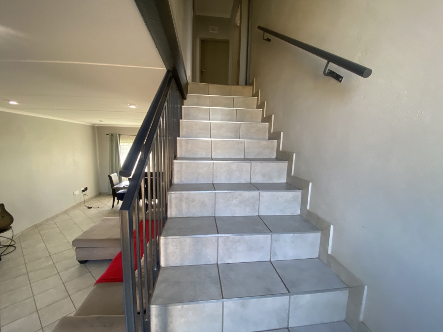 4 Bedroom Property for Sale in Lotus Gardens Gauteng