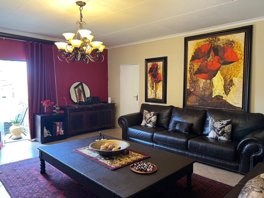 10 Bedroom Property for Sale in Faerie Glen Gauteng