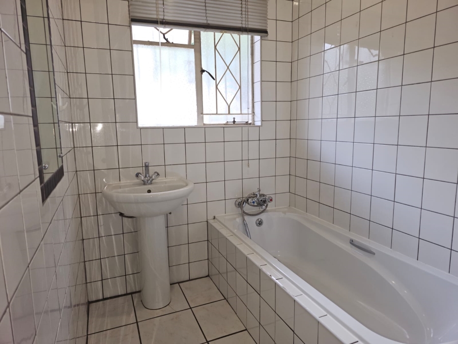 To Let 2 Bedroom Property for Rent in Witfield Gauteng
