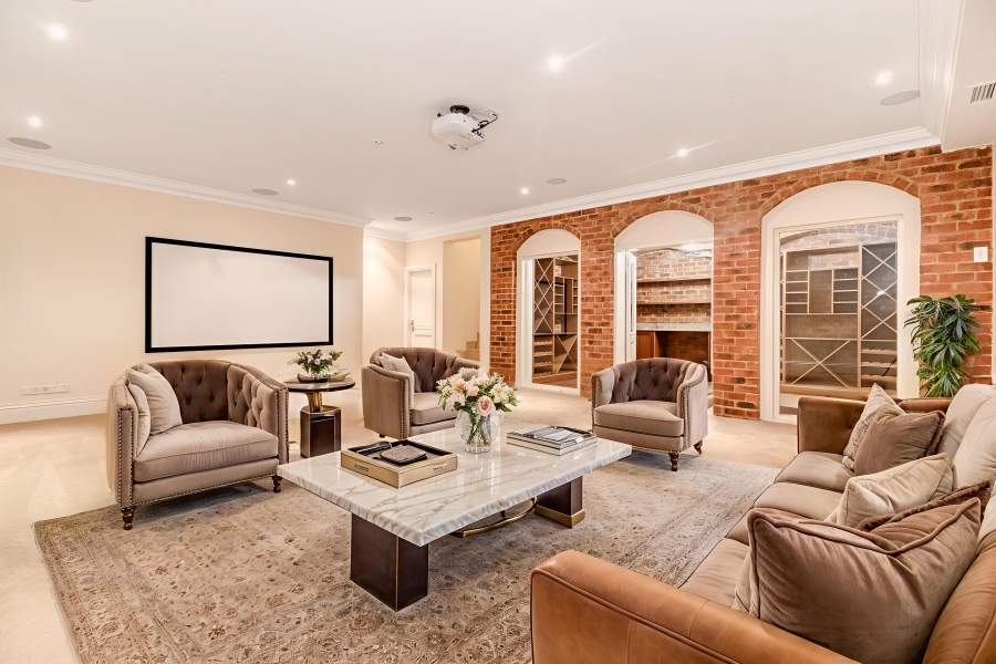 5 Bedroom Property for Sale in Hurlingham Gauteng