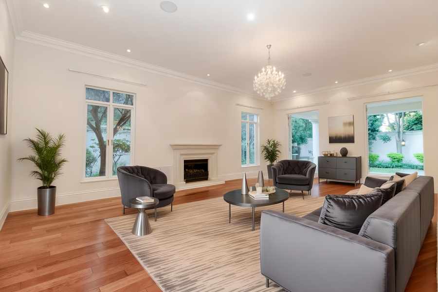 5 Bedroom Property for Sale in Hurlingham Gauteng