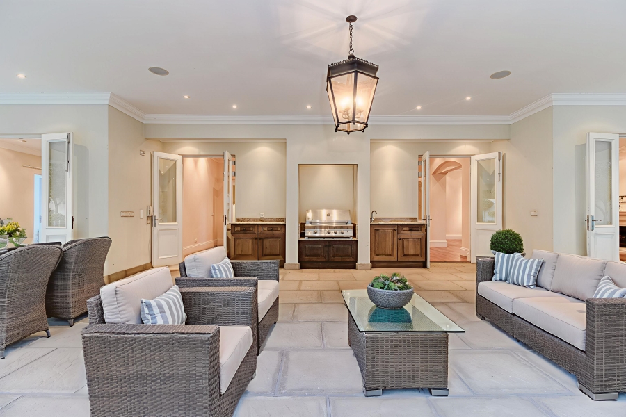 5 Bedroom Property for Sale in Hurlingham Gauteng