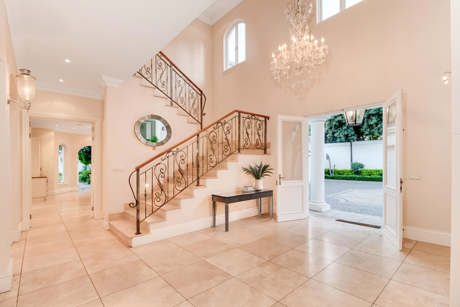 5 Bedroom Property for Sale in Hurlingham Gauteng