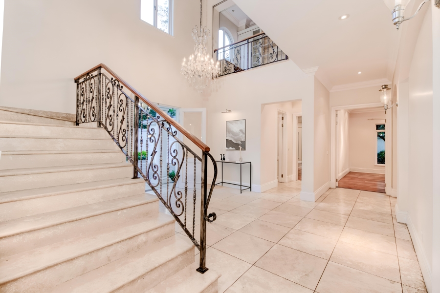 5 Bedroom Property for Sale in Hurlingham Gauteng