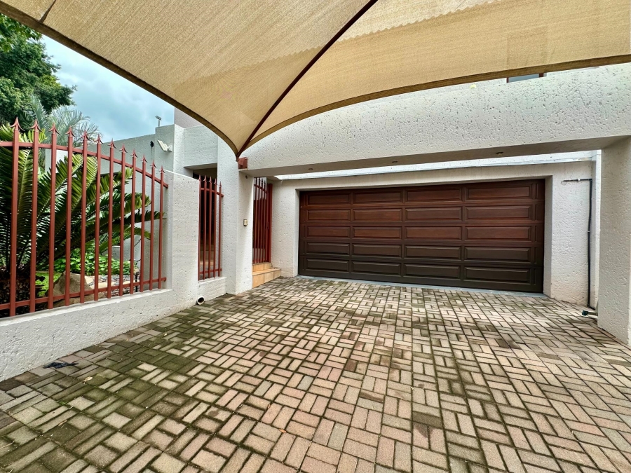 4 Bedroom Property for Sale in Lonehill Gauteng