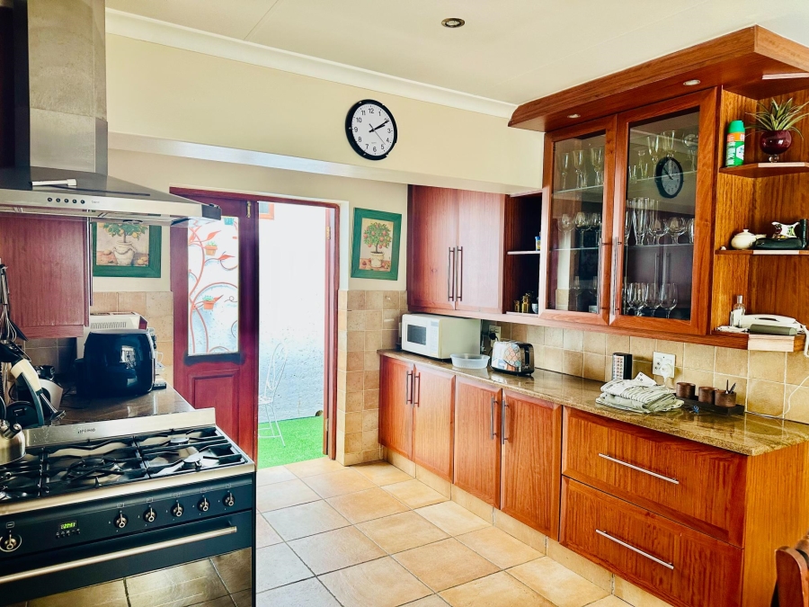 4 Bedroom Property for Sale in Lonehill Gauteng