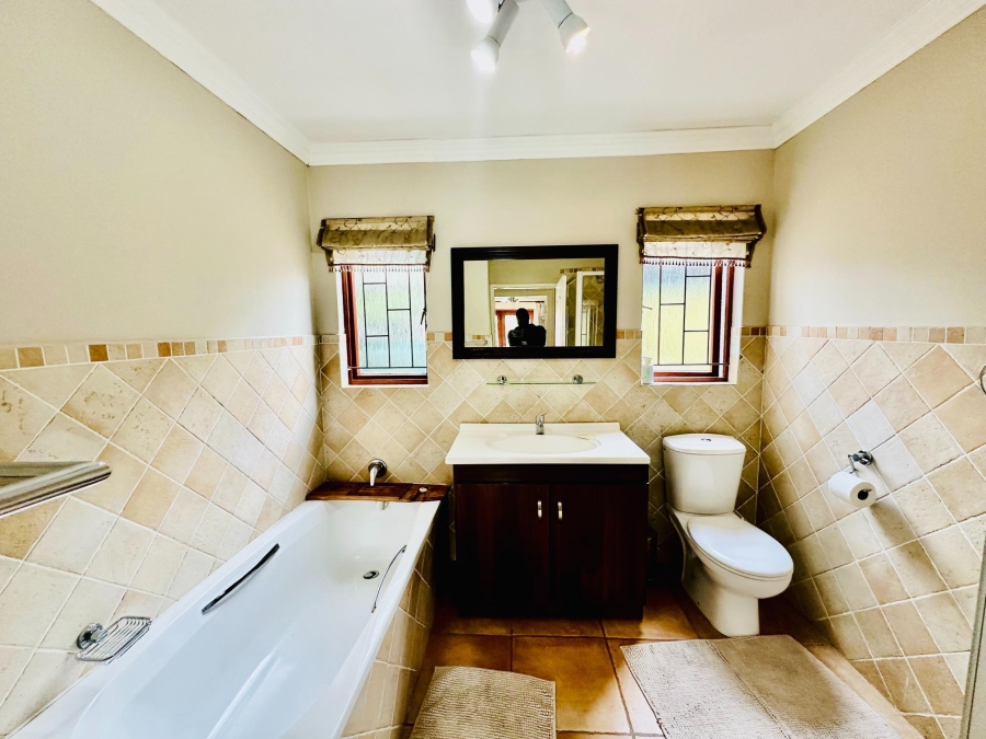 4 Bedroom Property for Sale in Lonehill Gauteng