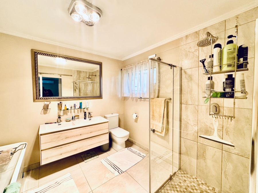 4 Bedroom Property for Sale in Lonehill Gauteng