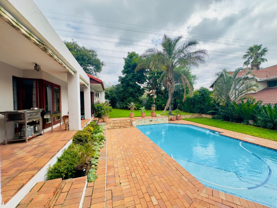 4 Bedroom Property for Sale in Lonehill Gauteng