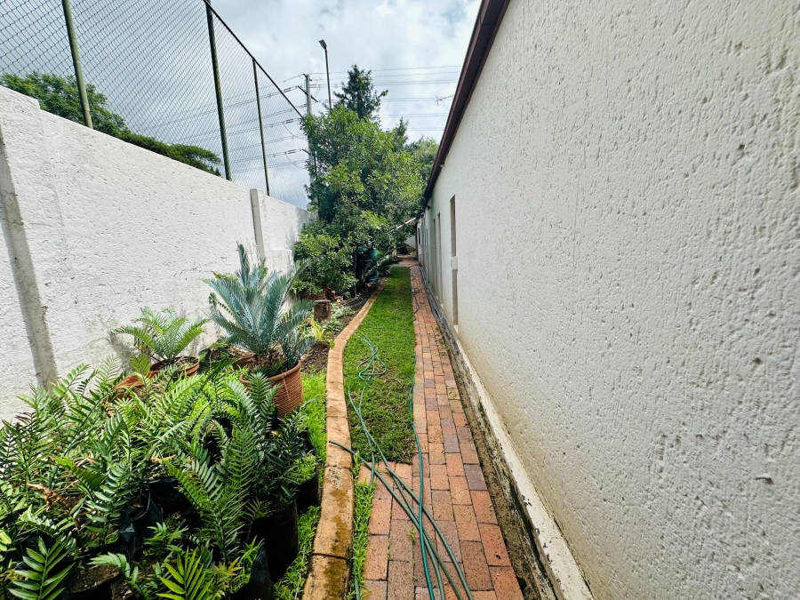 4 Bedroom Property for Sale in Lonehill Gauteng