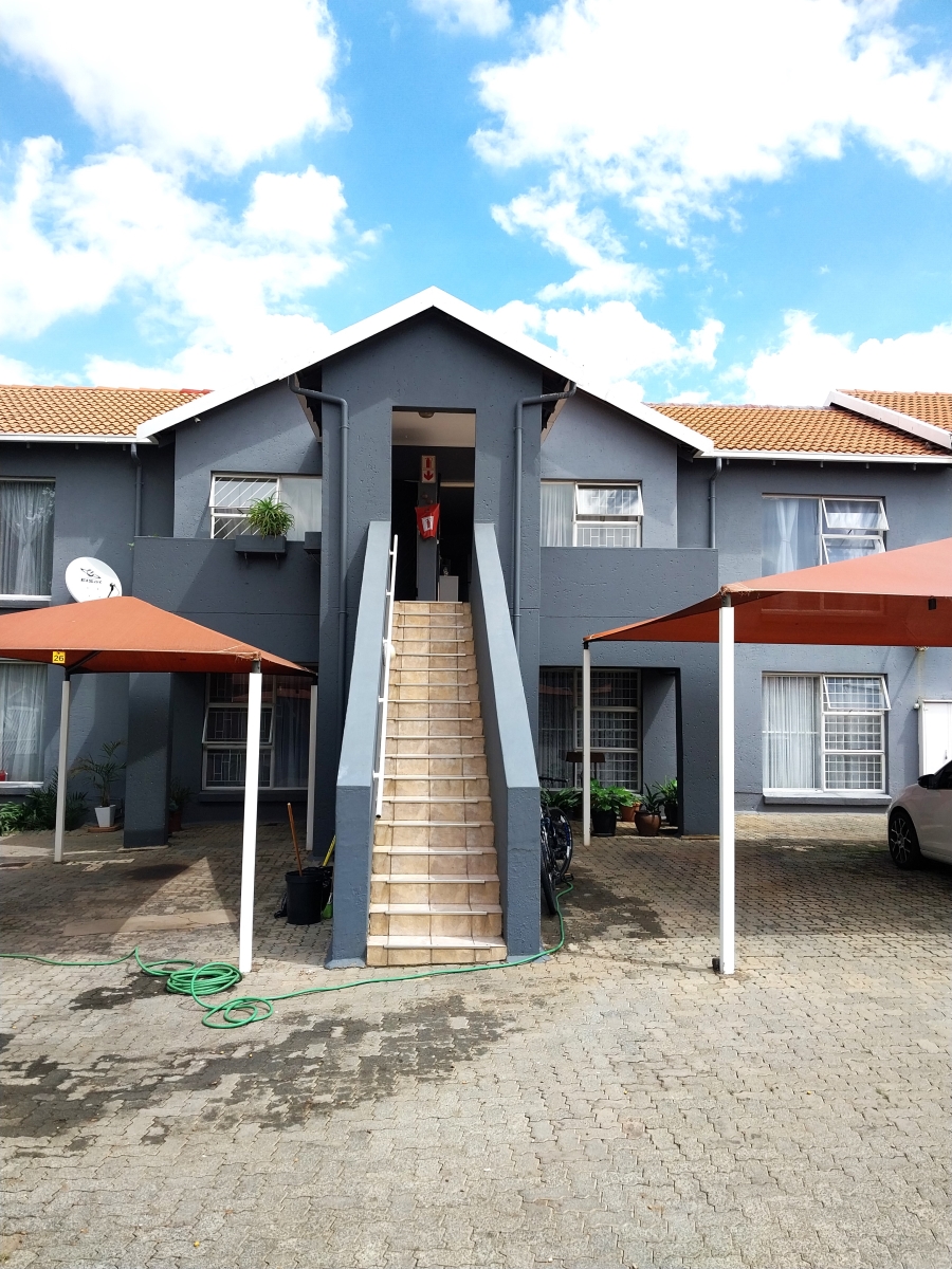 2 Bedroom Property for Sale in New Redruth Gauteng