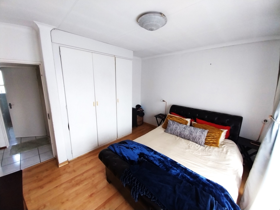 2 Bedroom Property for Sale in New Redruth Gauteng