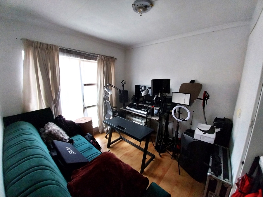 2 Bedroom Property for Sale in New Redruth Gauteng