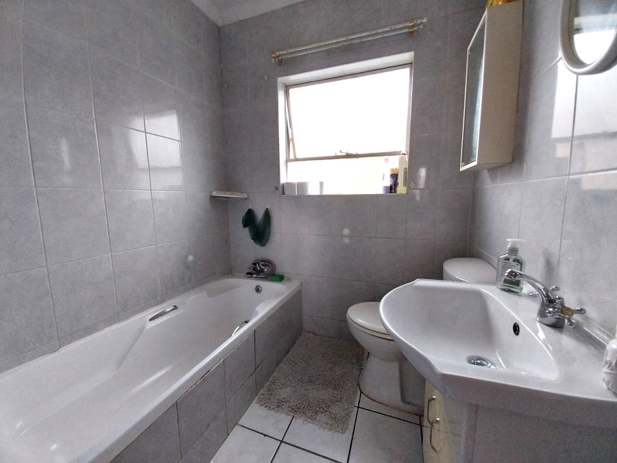 2 Bedroom Property for Sale in New Redruth Gauteng