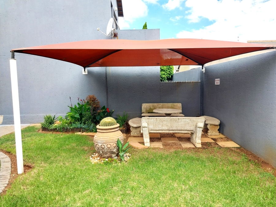 2 Bedroom Property for Sale in New Redruth Gauteng