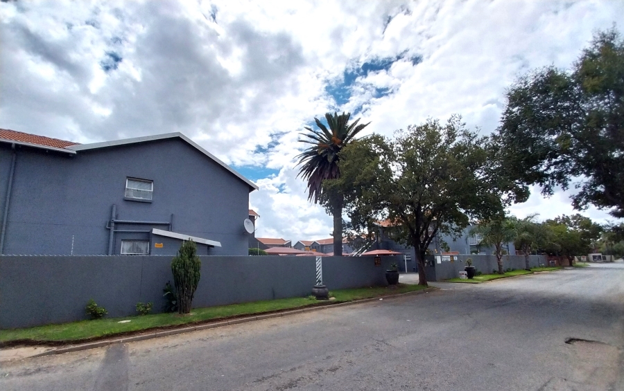 2 Bedroom Property for Sale in New Redruth Gauteng