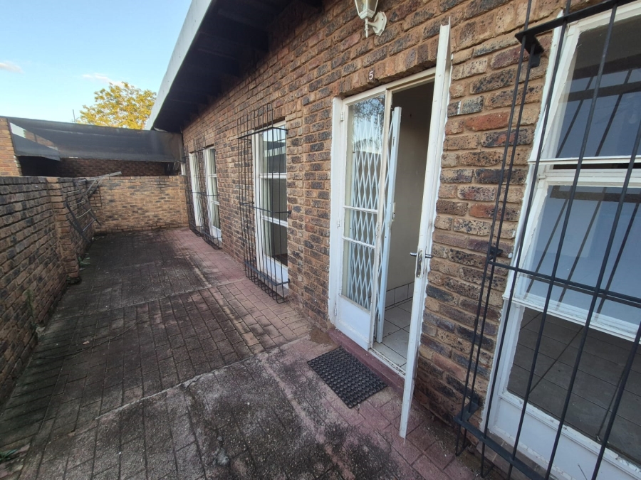 9 Bedroom Property for Sale in Montana Park Gauteng