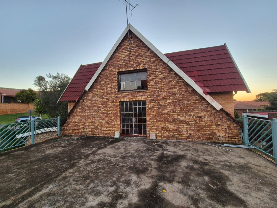 9 Bedroom Property for Sale in Montana Park Gauteng