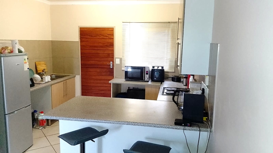 To Let 2 Bedroom Property for Rent in Monavoni Gauteng