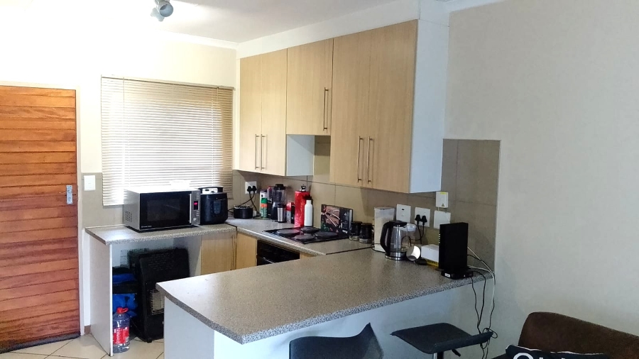 To Let 2 Bedroom Property for Rent in Monavoni Gauteng