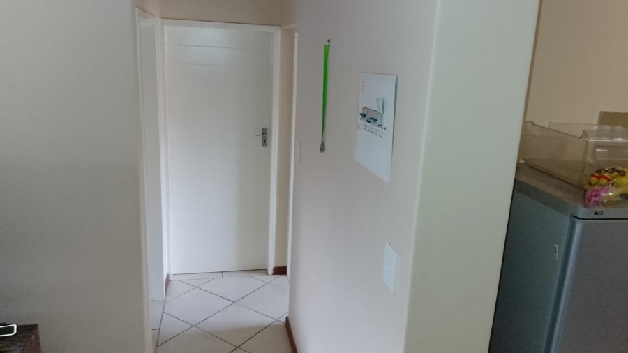 To Let 2 Bedroom Property for Rent in Monavoni Gauteng