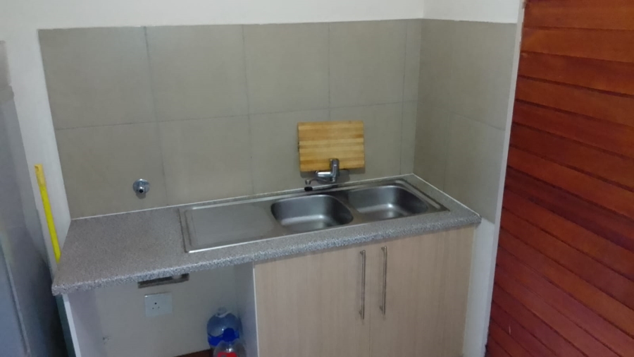 To Let 2 Bedroom Property for Rent in Monavoni Gauteng