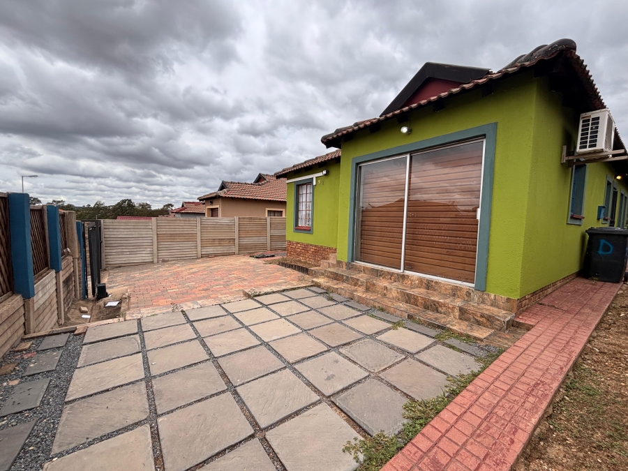 To Let 3 Bedroom Property for Rent in Olievenhoutbosch Gauteng