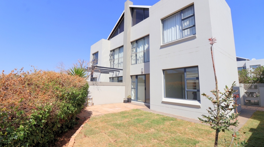 1 Bedroom Property for Sale in Lonehill Gauteng