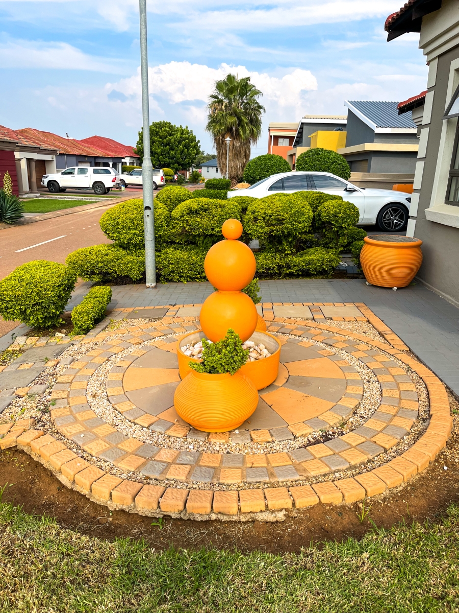 3 Bedroom Property for Sale in The Orchards Gauteng
