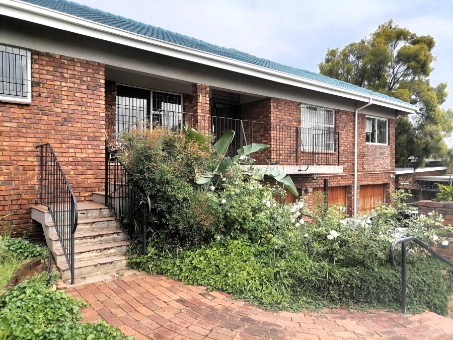 To Let 4 Bedroom Property for Rent in Zwartkop Gauteng