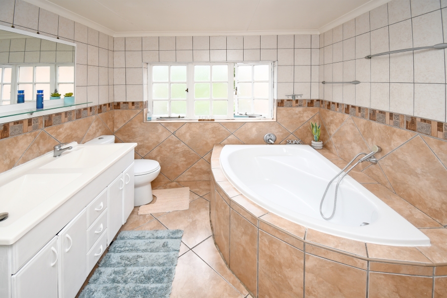To Let 4 Bedroom Property for Rent in Ferndale Gauteng