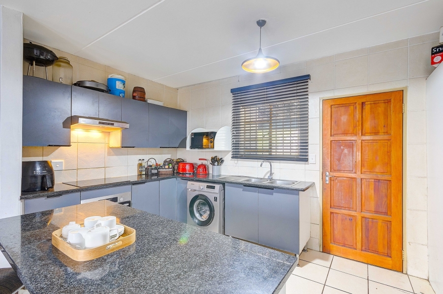 2 Bedroom Property for Sale in Sonneglans Gauteng
