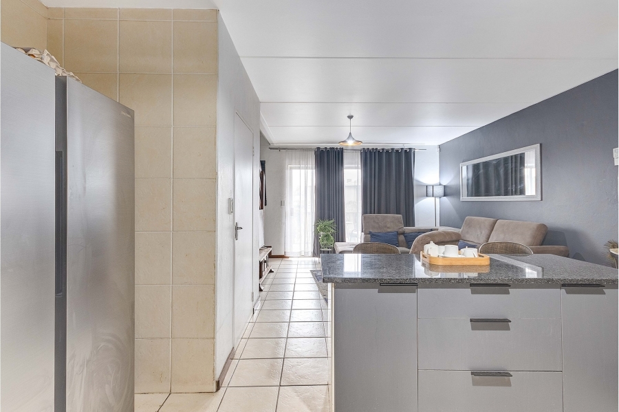 2 Bedroom Property for Sale in Sonneglans Gauteng