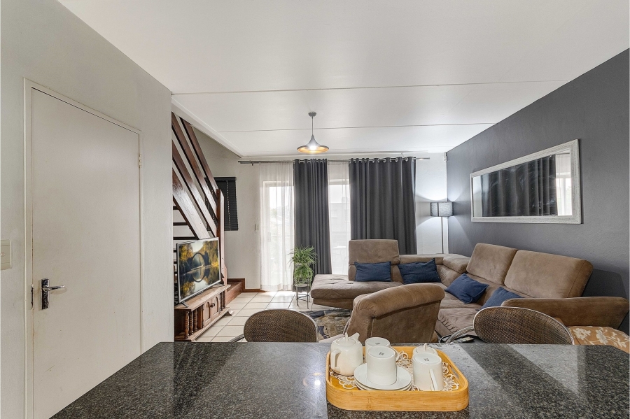 2 Bedroom Property for Sale in Sonneglans Gauteng