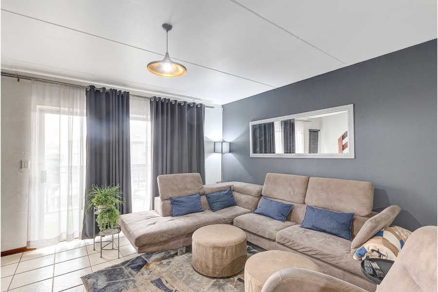 2 Bedroom Property for Sale in Sonneglans Gauteng