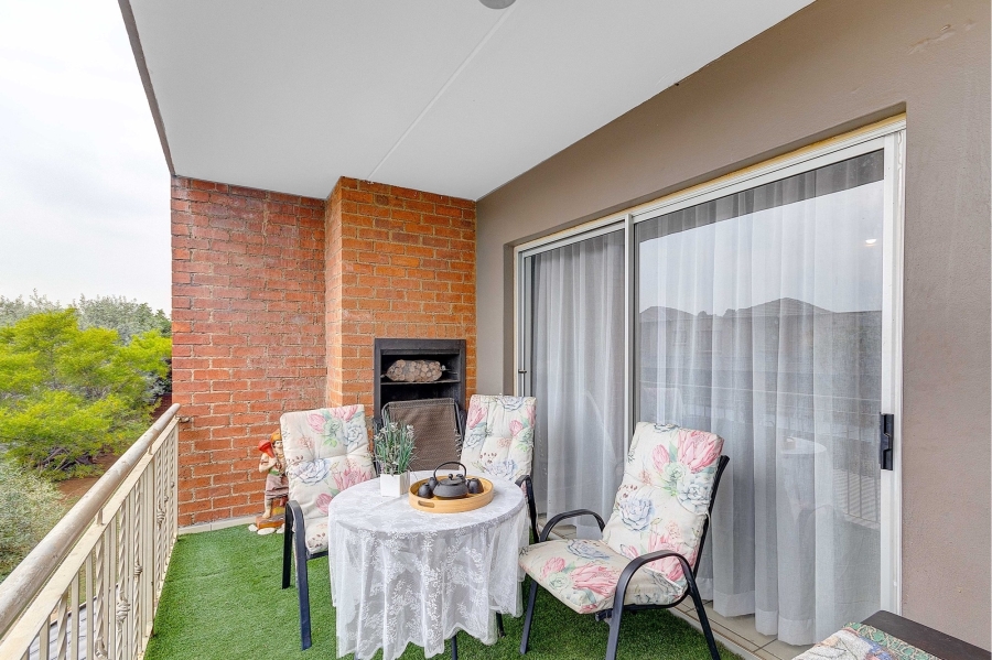 2 Bedroom Property for Sale in Sonneglans Gauteng