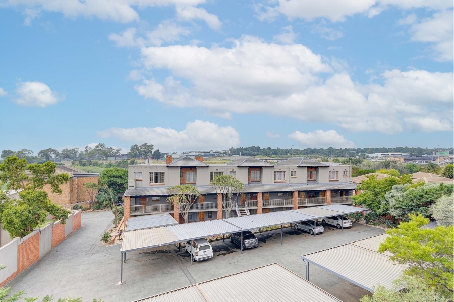 2 Bedroom Property for Sale in Sonneglans Gauteng