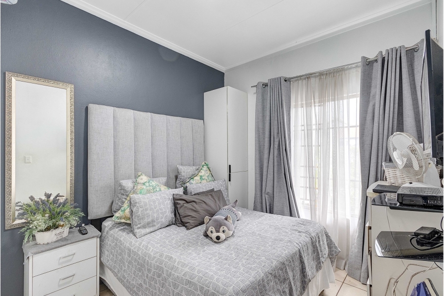 2 Bedroom Property for Sale in Sonneglans Gauteng