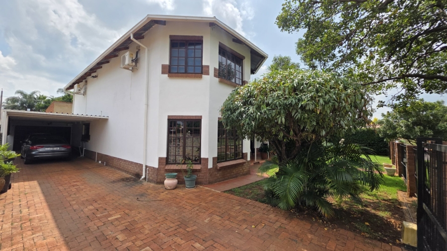 5 Bedroom Property for Sale in Sinoville Gauteng
