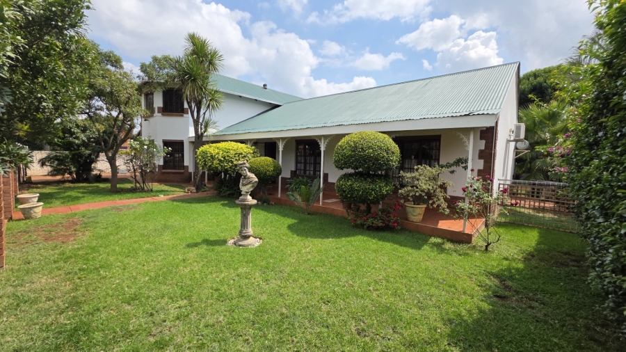 5 Bedroom Property for Sale in Sinoville Gauteng