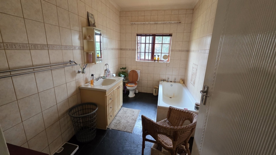 5 Bedroom Property for Sale in Sinoville Gauteng