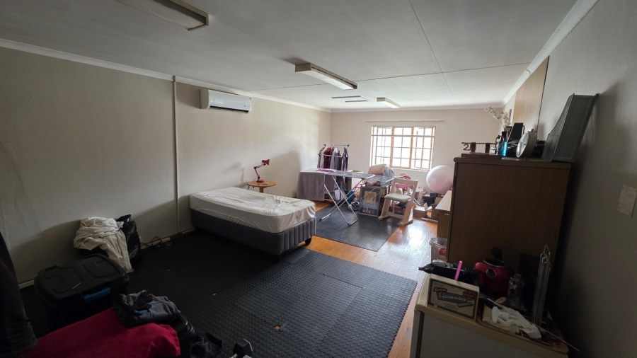 5 Bedroom Property for Sale in Sinoville Gauteng