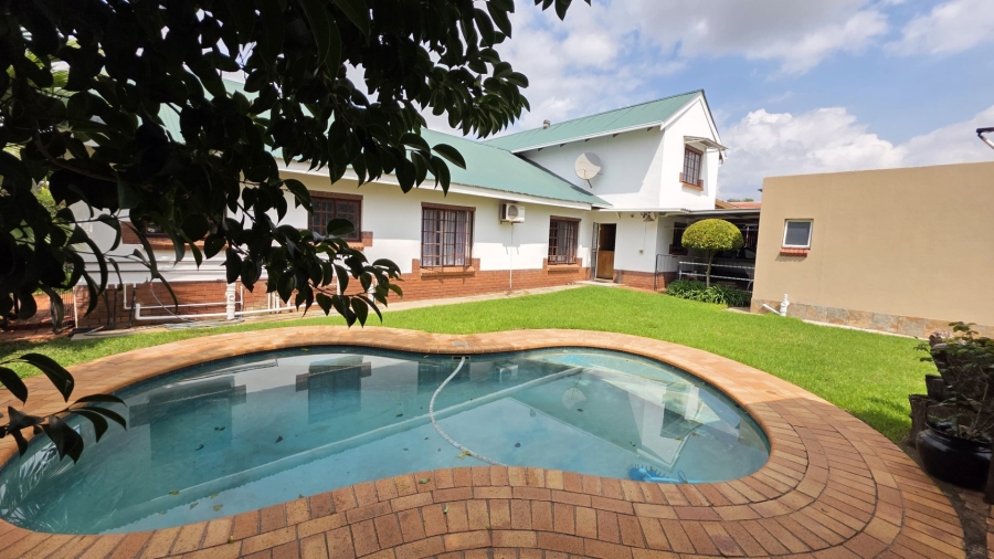 5 Bedroom Property for Sale in Sinoville Gauteng