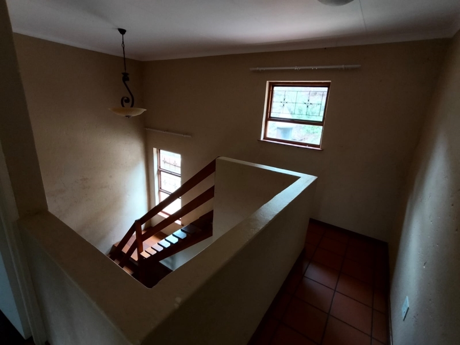 To Let 2 Bedroom Property for Rent in Kenmare Gauteng